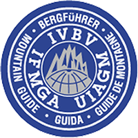 mountain guide logo