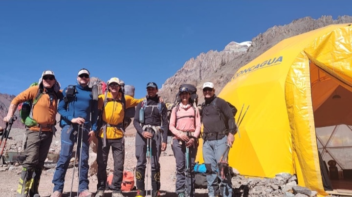 ON THEIR WAY TO CAMP 1 !